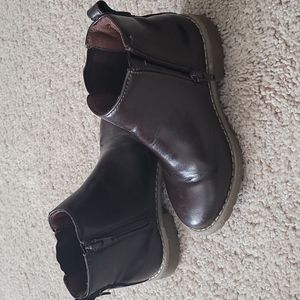 Little boy size 11 zippered boot children's place - brown